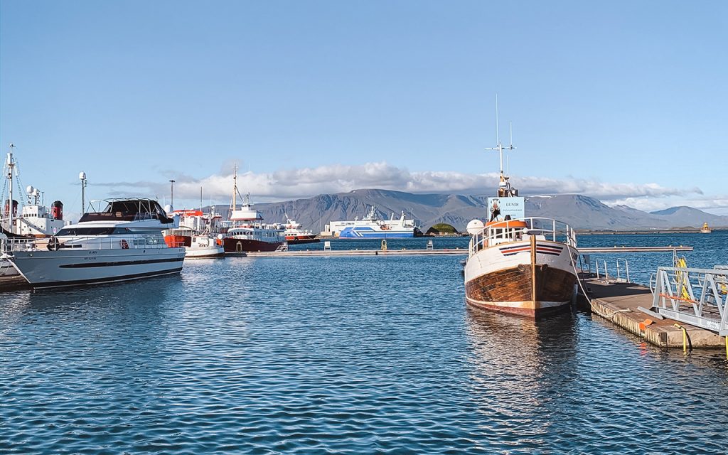 Boote im Hafen Reykjaviks